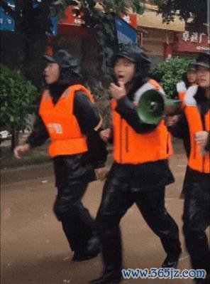 湖北老兵冲锋在前督察全国 抗洪一线显本体