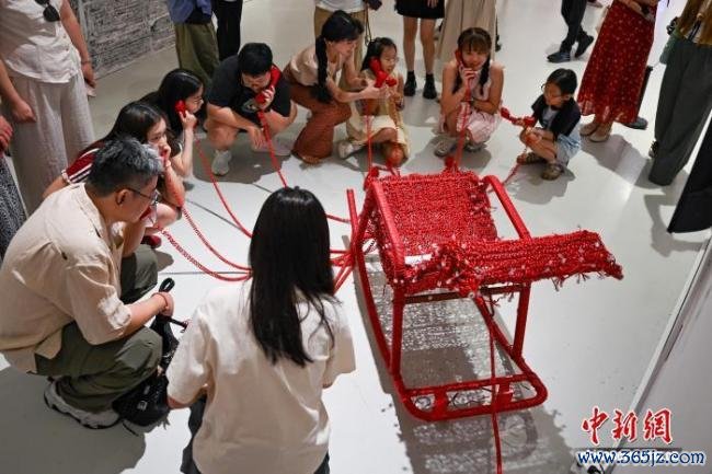 四川好意思术学院毕业作品展迷惑不雅众 艺术盛宴引缓和