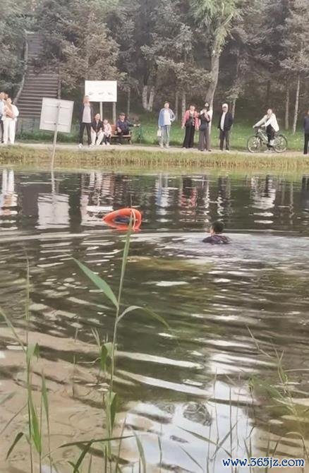 须眉救起落水女孩后肃静驾车离开 斗胆行径温情东谈主心