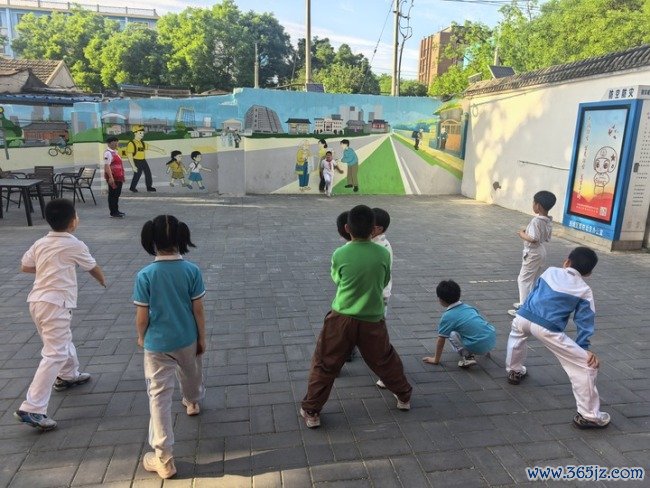 记者有观看：“老幼共托”如何照护“一老一小”